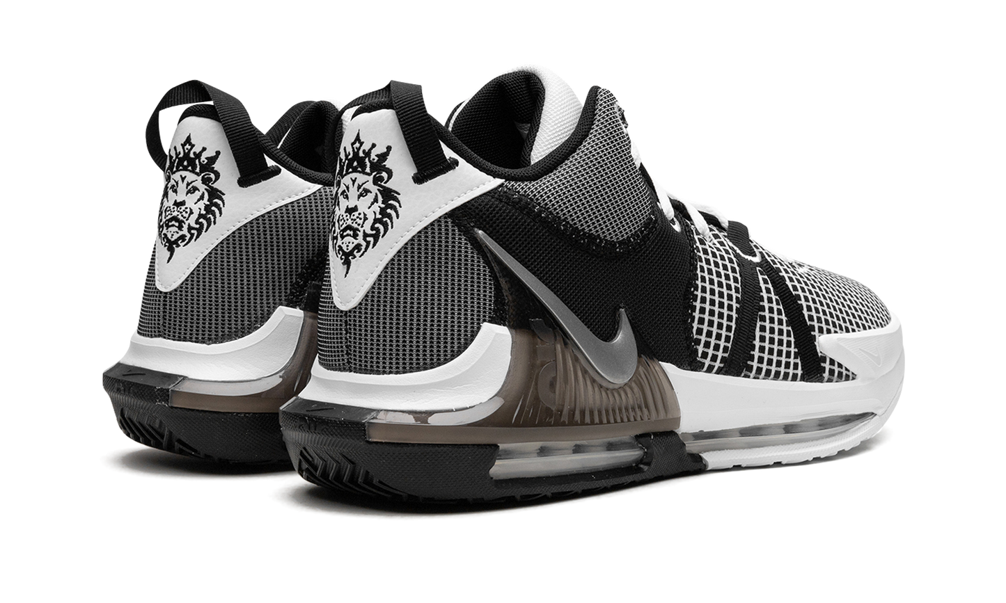 LeBron Witness VII "Metallic Silver" DM1123 100