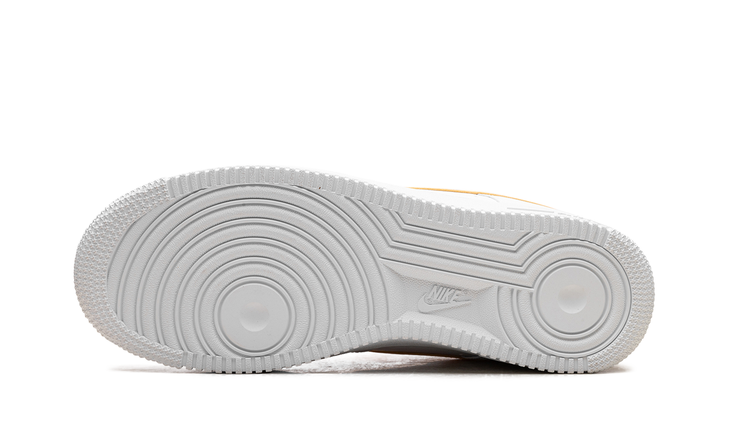 Air Force 1 Low WMNS "White Melon Tint"