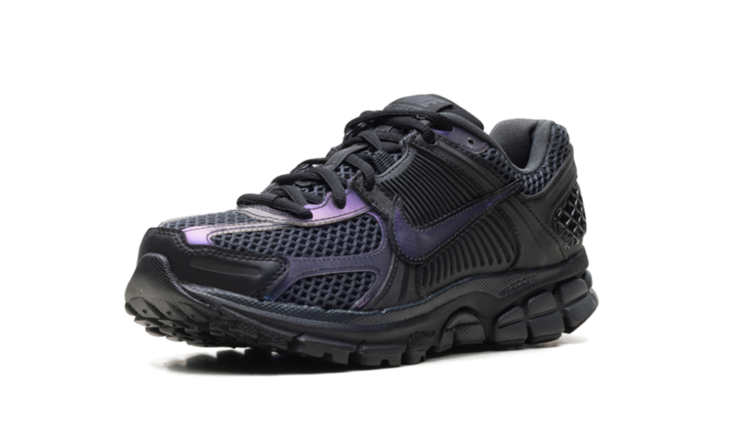 Vomero 5 Wmns "Iridescent" IB4397 001
